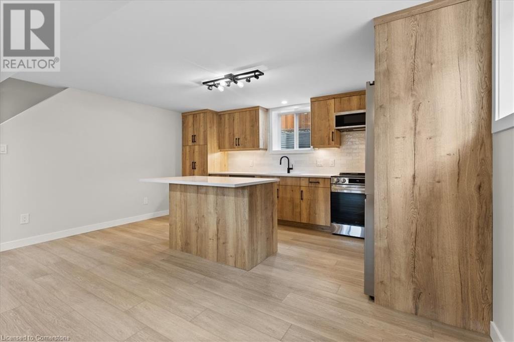 2 Pipers Green Court Unit# 2, Kitchener, Ontario  N2E 3C6 - Photo 6 - 40685527