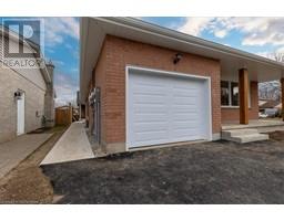 2 Pipers Green Court Unit# 2 331 - Alpine Village/Country Hills, Kitchener, Ca