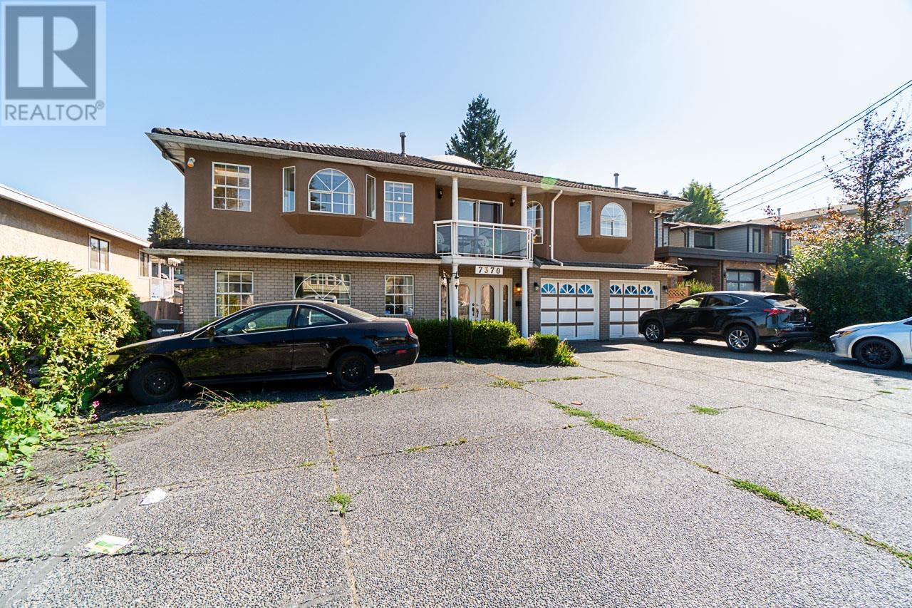 7370 12 AVENUE, burnaby, British Columbia