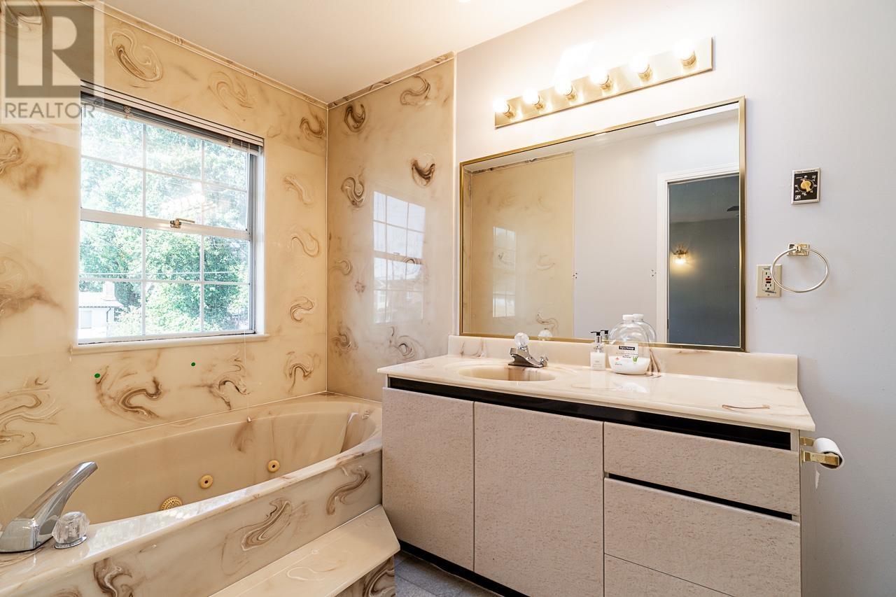 7370 12 Avenue, Burnaby, British Columbia  V3N 2J9 - Photo 13 - R2951181