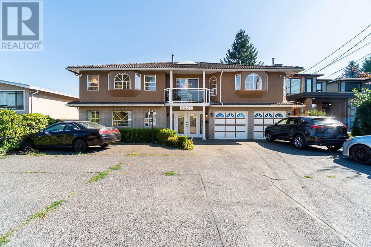 7370 12 Avenue, Burnaby, British Columbia  V3N 2J9 - Photo 2 - R2951181