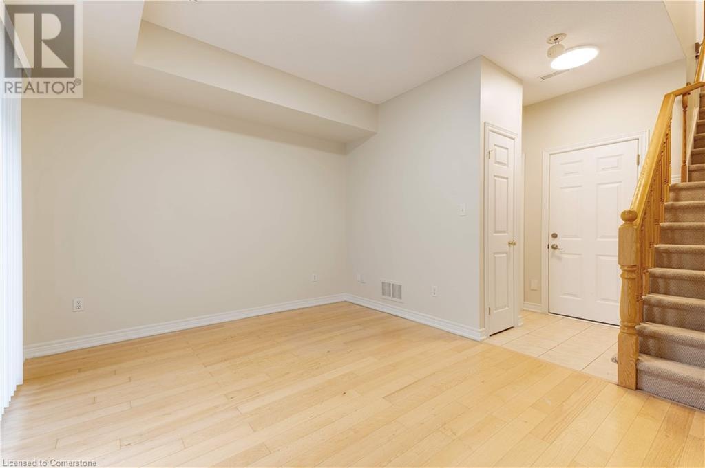 682 Summers Common, Burlington, Ontario  L7L 1A1 - Photo 35 - 40685209