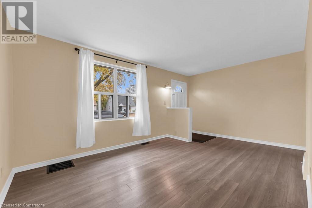 34 Sumach Street, Hamilton, Ontario  L8H 6P8 - Photo 3 - 40675785