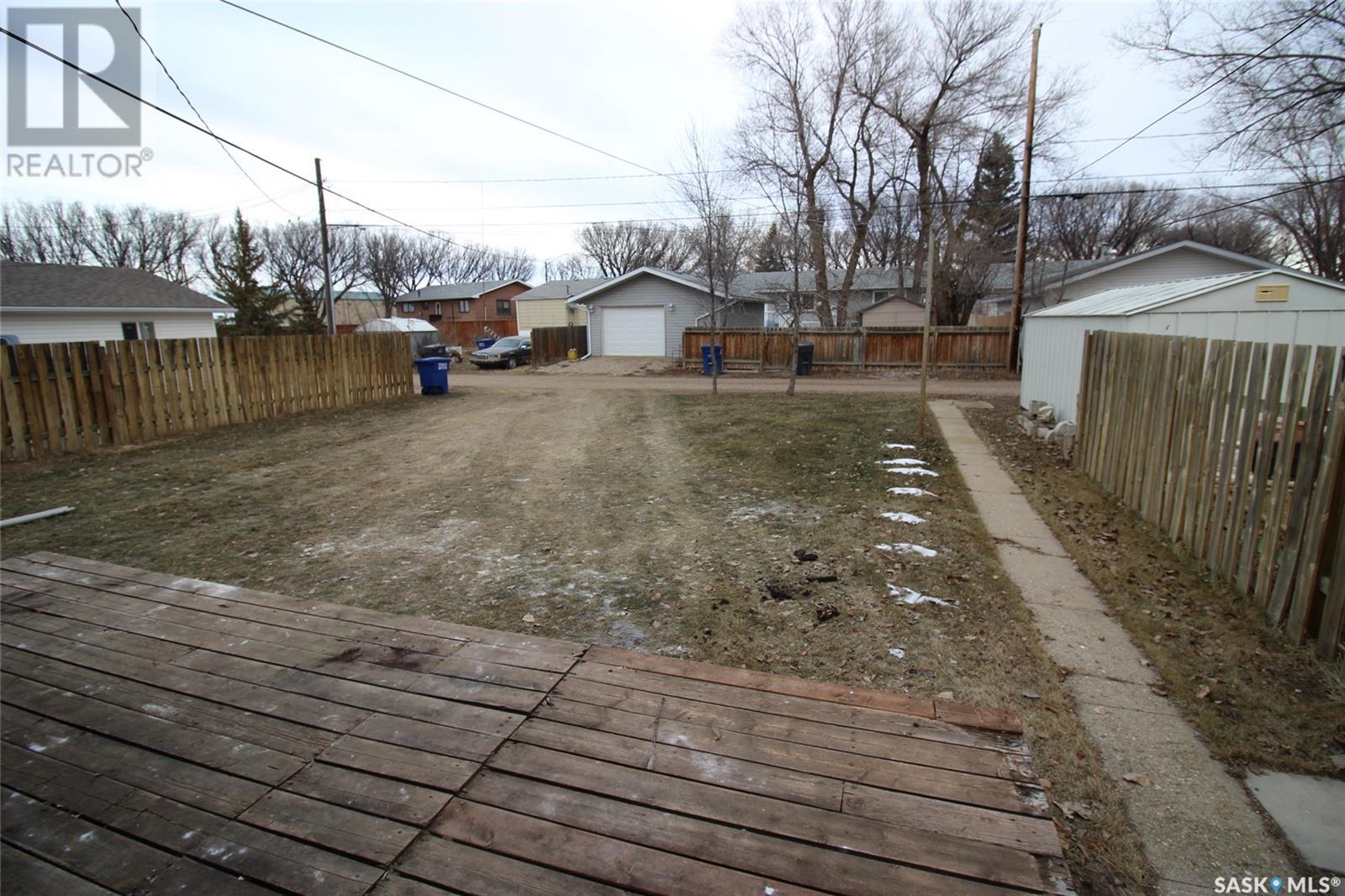 820 3rd Street E, Shaunavon, Saskatchewan  S0N 2M0 - Photo 23 - SK990898