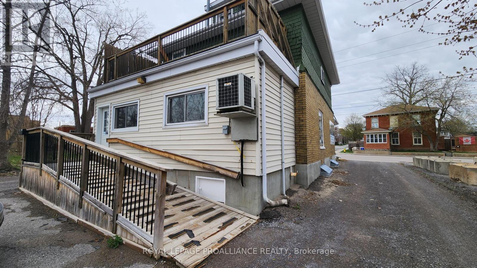 135 Dundas Street E, Belleville, Ontario  K8N 1C3 - Photo 3 - X11898046