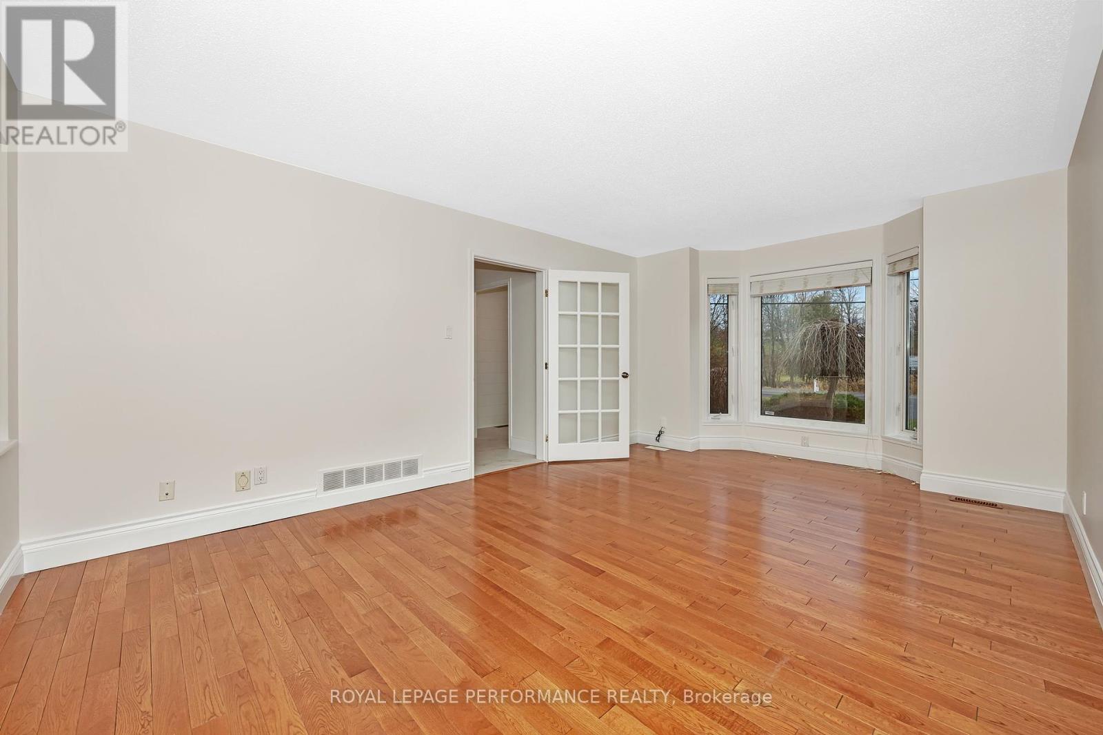 1141 Meadow Lane Road, Ottawa, Ontario  K4C 1C3 - Photo 4 - X11824332