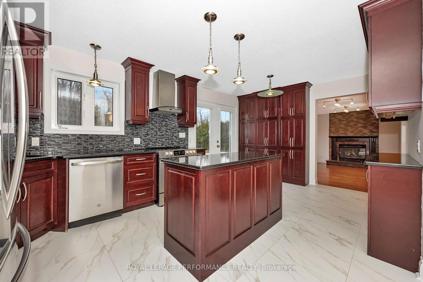 1141 Meadow Lane Road, Ottawa, Ontario  K4C 1C3 - Photo 7 - X11824332