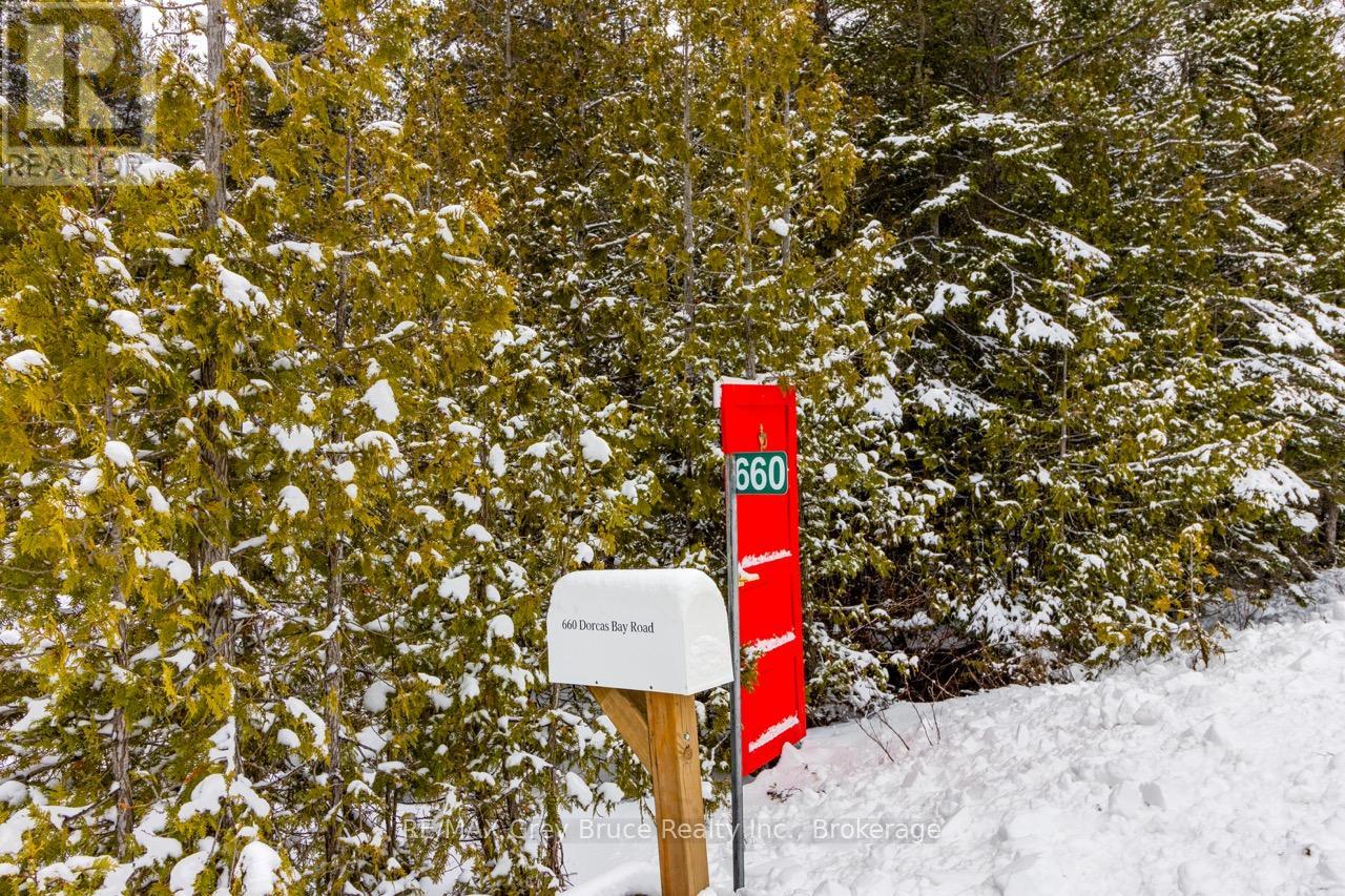 660 Dorcas Bay Road, Northern Bruce Peninsula, Ontario  N0H 2R0 - Photo 15 - X11898098