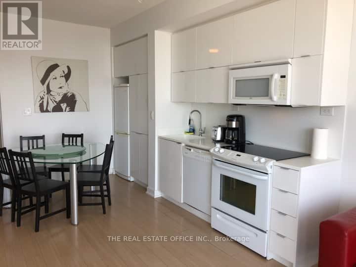 4001 - 21 Iceboat Terrace, Toronto, Ontario  M5V 4A9 - Photo 4 - C11898068