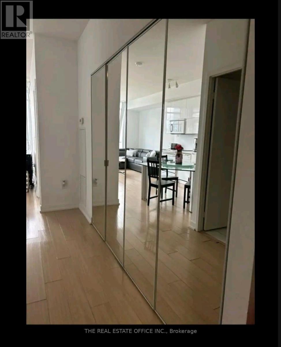 4001 - 21 Iceboat Terrace, Toronto, Ontario  M5V 4A9 - Photo 6 - C11898068