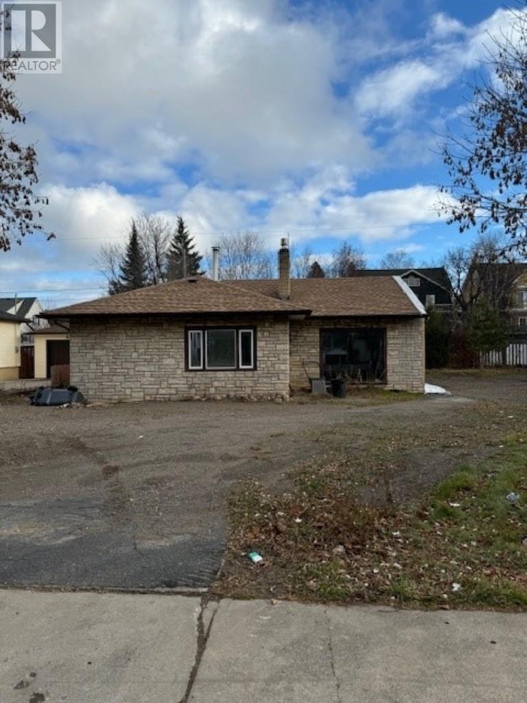 89 Hill St S, Thunder Bay, Ontario  P7B 3T7 - Photo 1 - TB243524