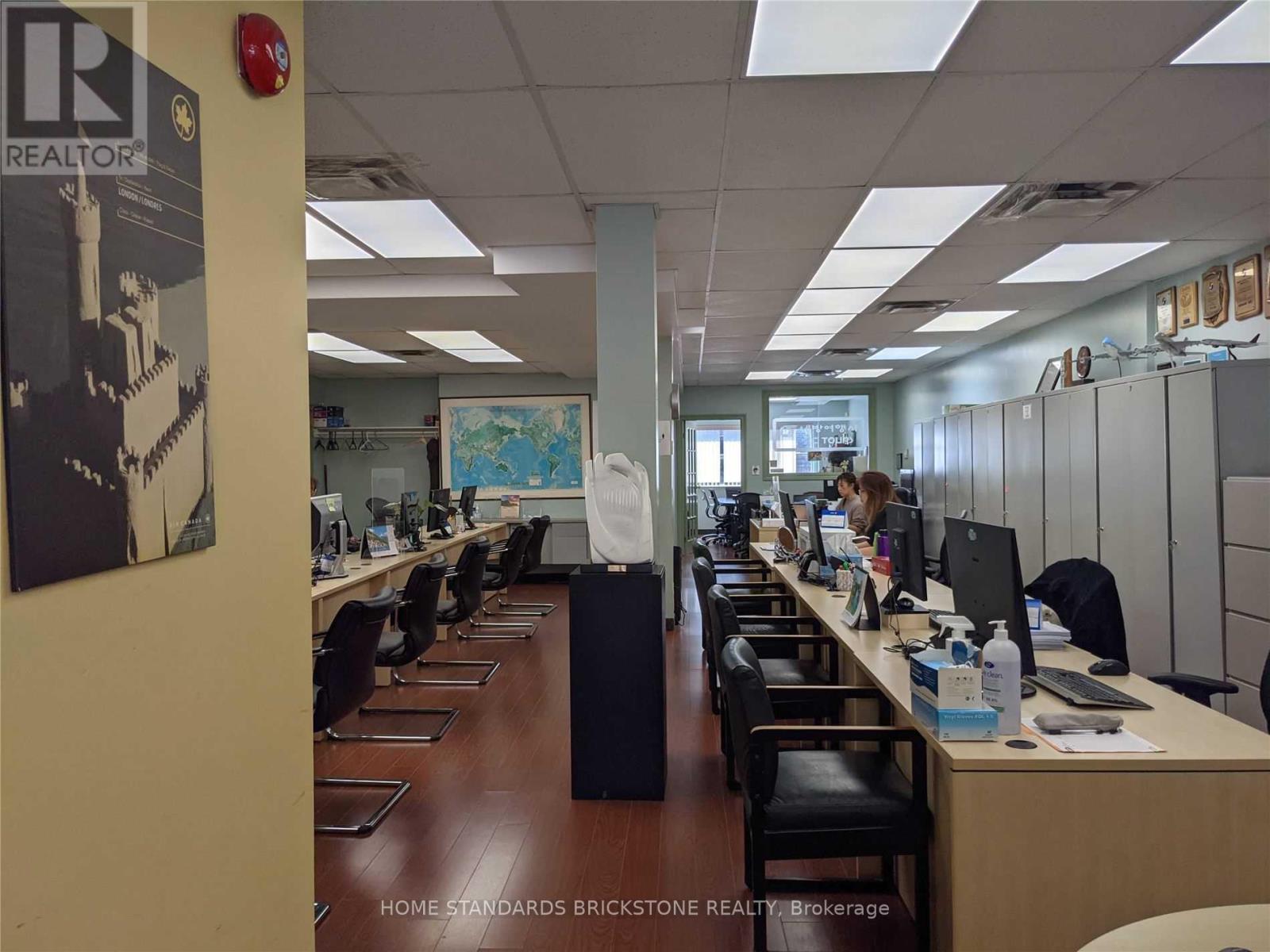 100 - 721 Bloor Street W, Toronto, Ontario  M6G 1L5 - Photo 2 - C11898170