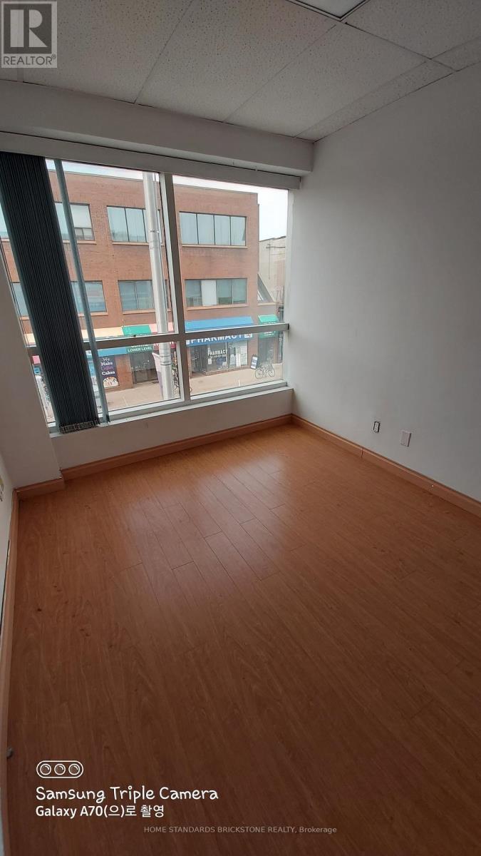 202 - 719 Bloor Street W, Toronto, Ontario  M6G 1L5 - Photo 2 - C11898175