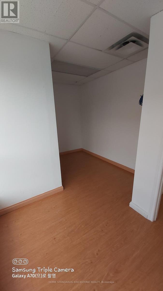 202 - 719 Bloor Street W, Toronto, Ontario  M6G 1L5 - Photo 3 - C11898175