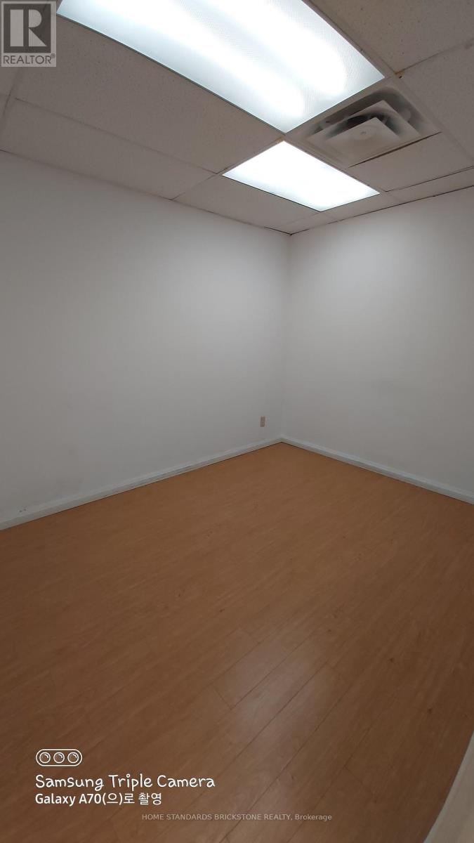 202 - 719 Bloor Street W, Toronto, Ontario  M6G 1L5 - Photo 4 - C11898175