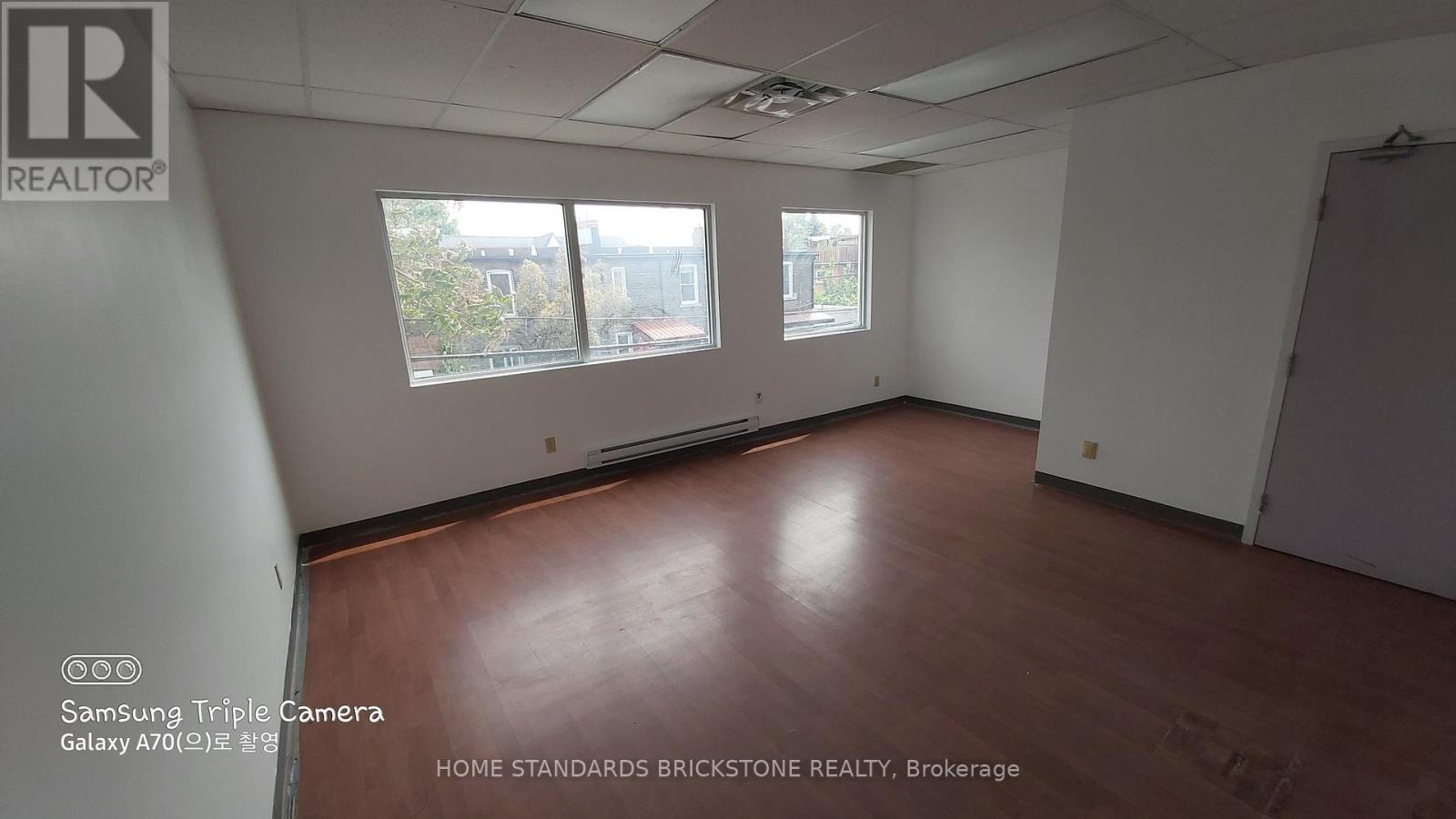 203 - 719 Bloor Street W, Toronto, Ontario  M6G 1L5 - Photo 2 - C11898177