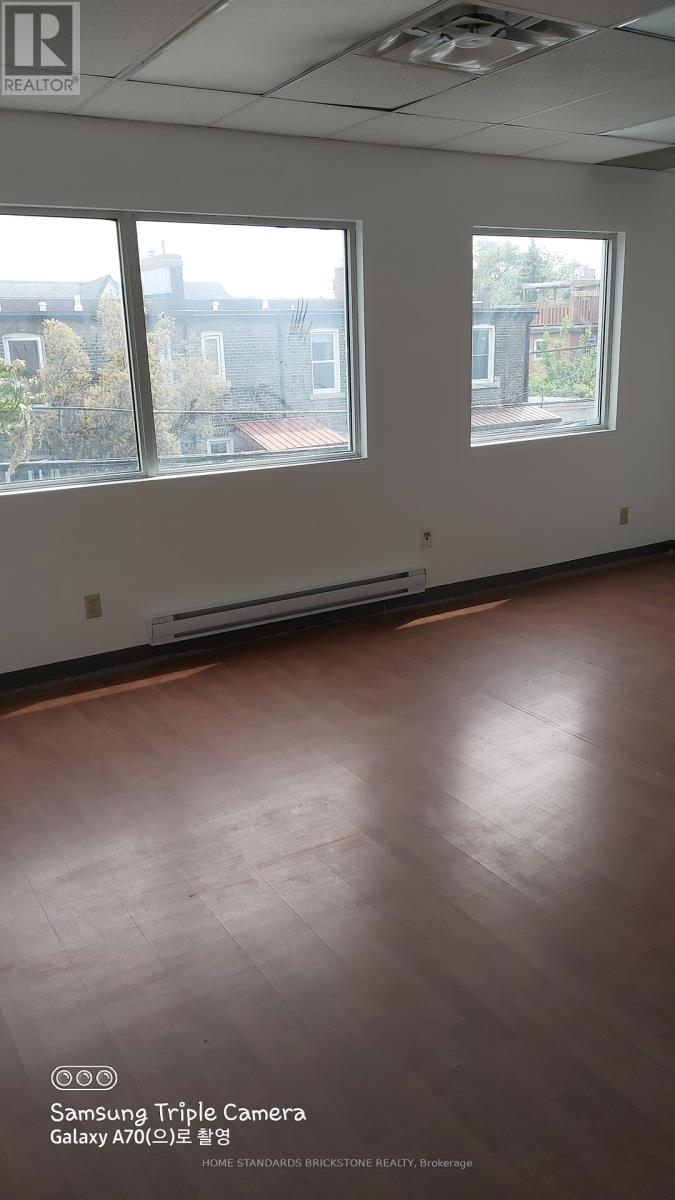 203 - 719 Bloor Street W, Toronto, Ontario  M6G 1L5 - Photo 3 - C11898177