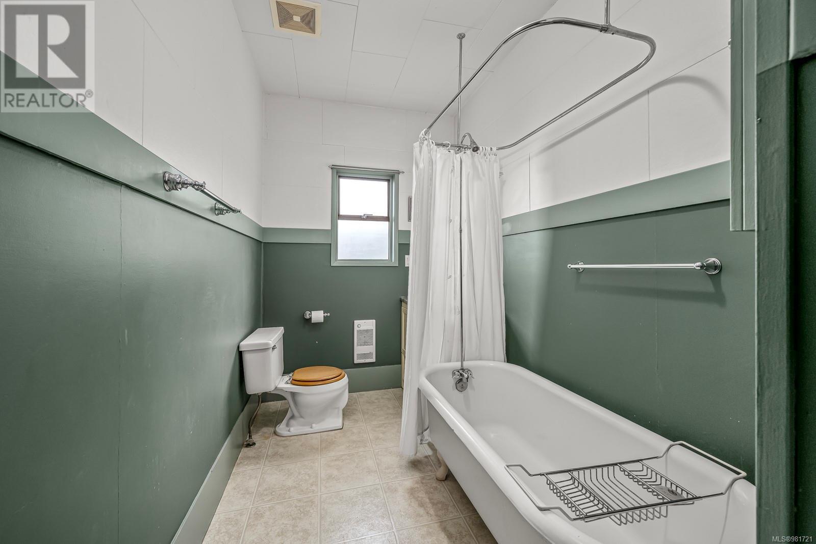 5642 Island Hwy S, Union Bay, British Columbia  V0R 3B0 - Photo 13 - 981721