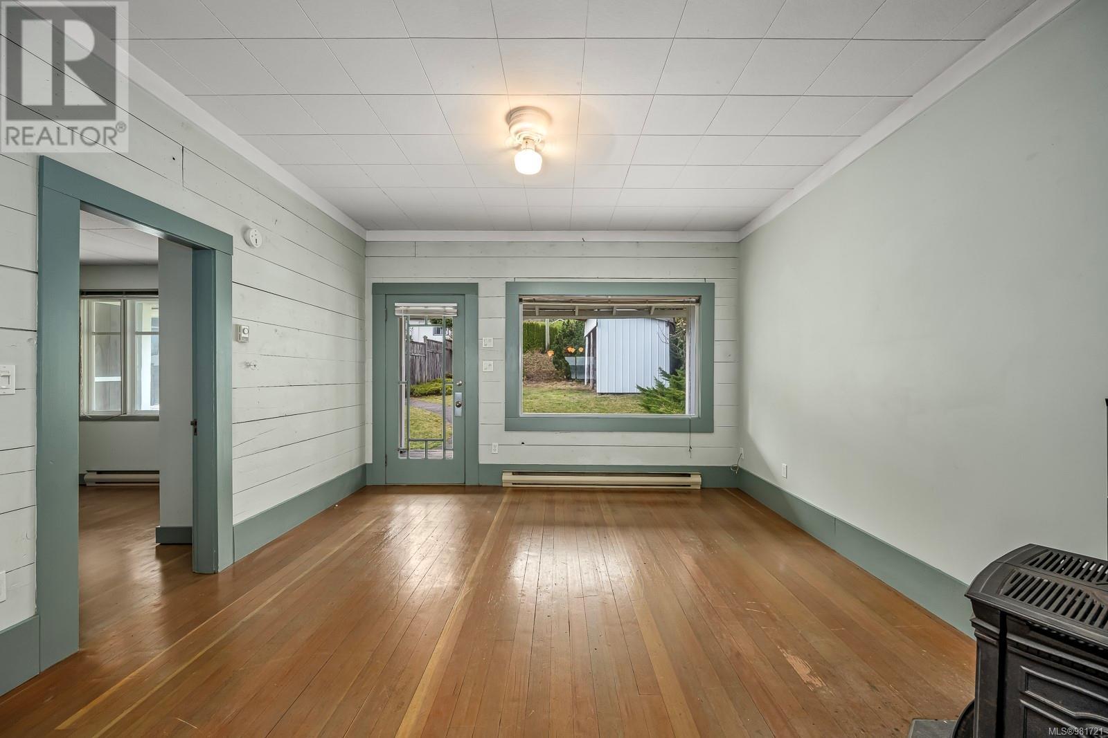 5642 Island Hwy S, Union Bay, British Columbia  V0R 3B0 - Photo 4 - 981721