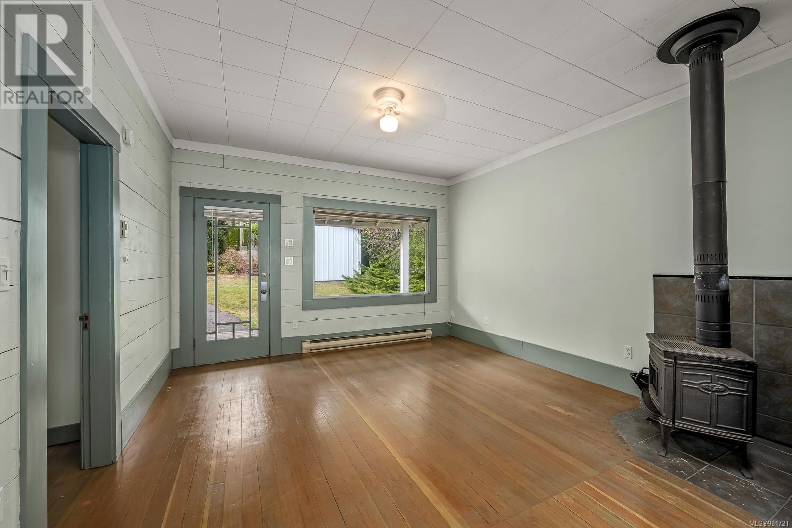 5642 Island Hwy S, Union Bay, British Columbia  V0R 3B0 - Photo 3 - 981721