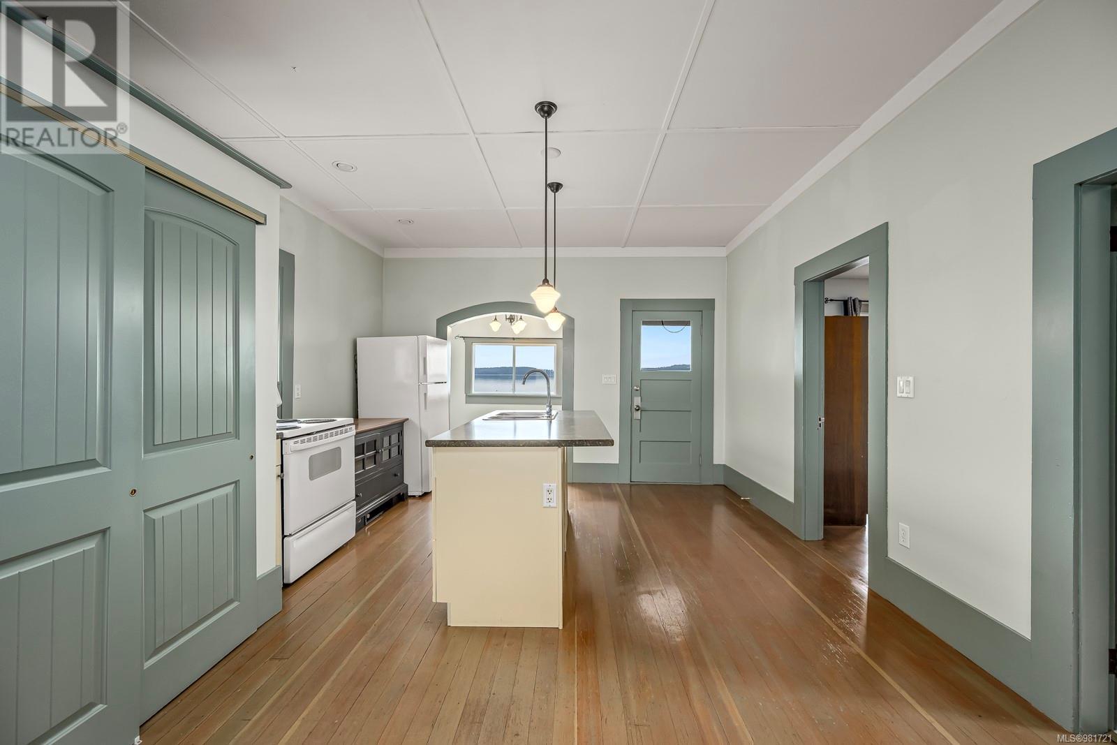 5642 Island Hwy S, Union Bay, British Columbia  V0R 3B0 - Photo 10 - 981721