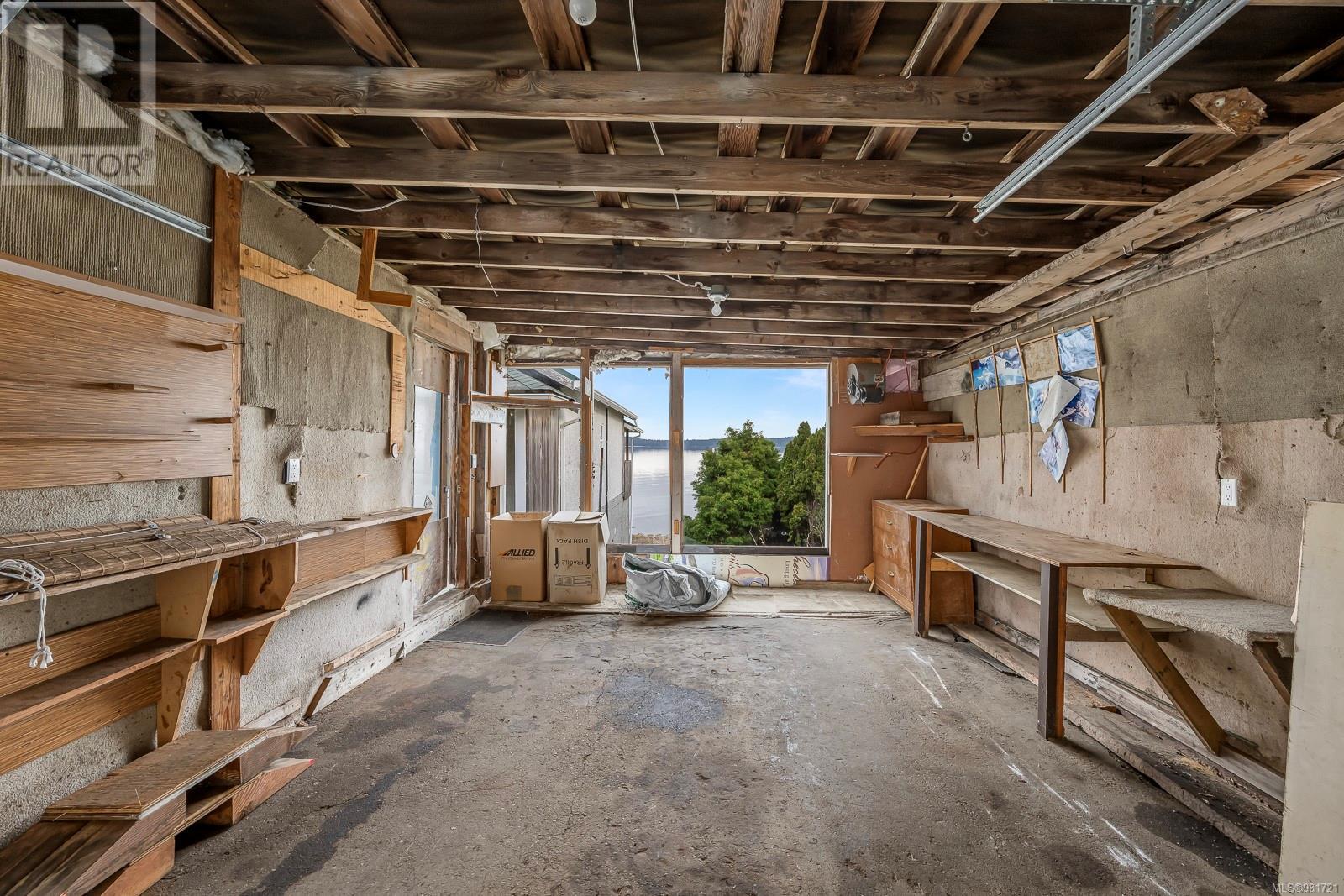 5642 Island Hwy S, Union Bay, British Columbia  V0R 3B0 - Photo 19 - 981721