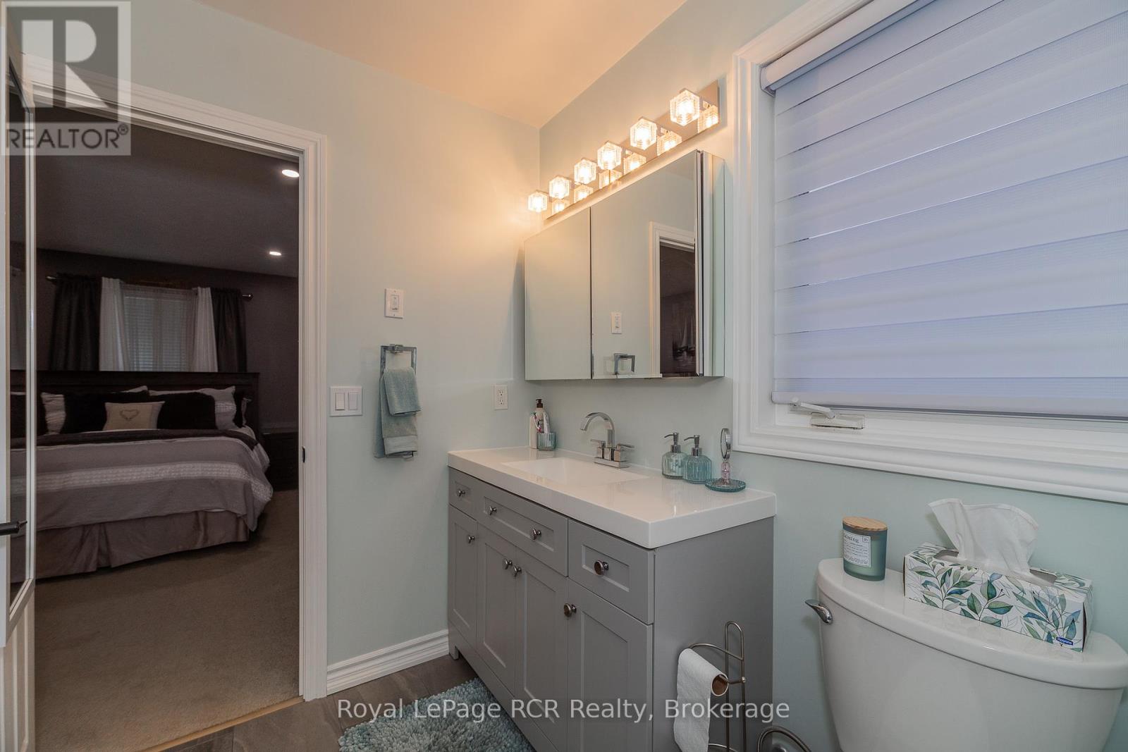 107 Mary Avenue, Georgian Bluffs, Ontario  N4K 5N5 - Photo 19 - X11822914