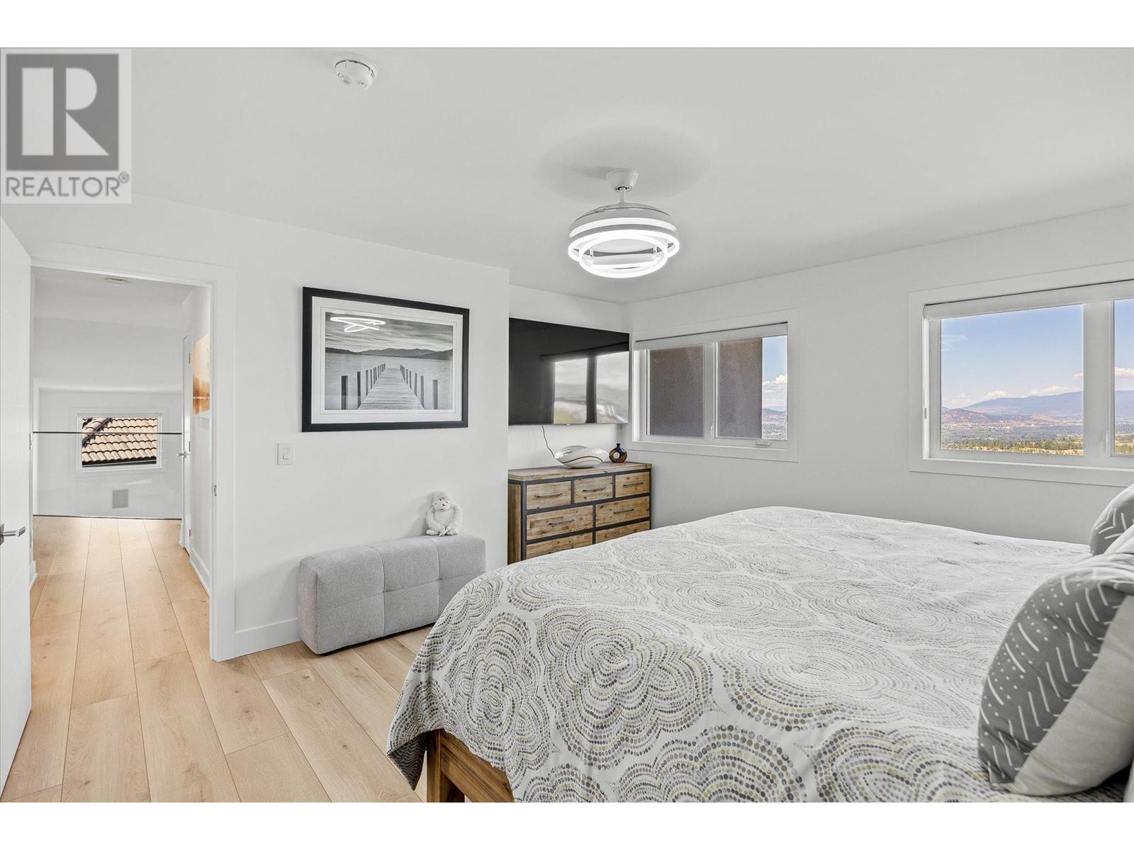 Property at 750 Kuipers Crescent image 2
