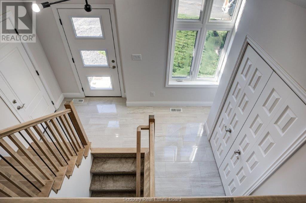 Property at 251 Eclipse image 2