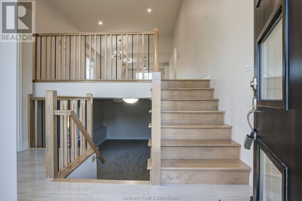 Property at 251 Eclipse image 3