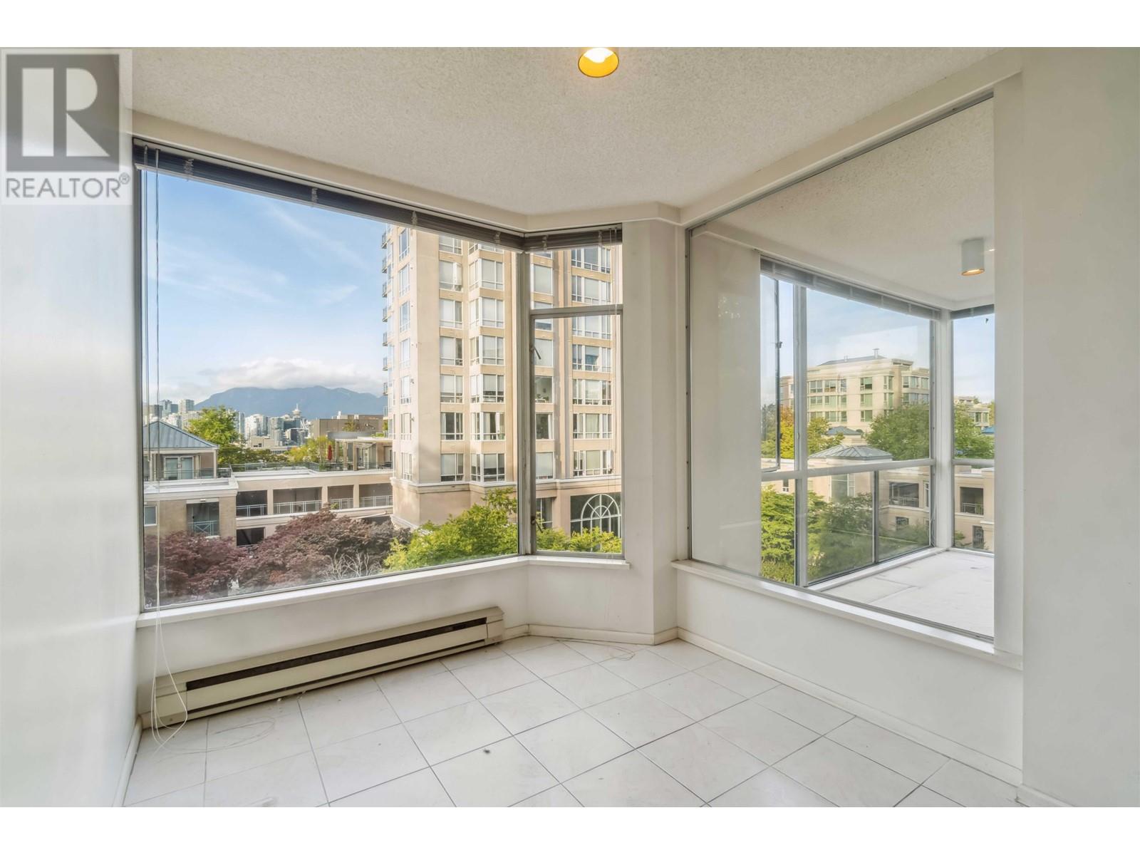 Listing Picture 13 of 31 : 503 2668 ASH STREET, Vancouver / 溫哥華 - 魯藝地產 Yvonne Lu Group - MLS Medallion Club Member