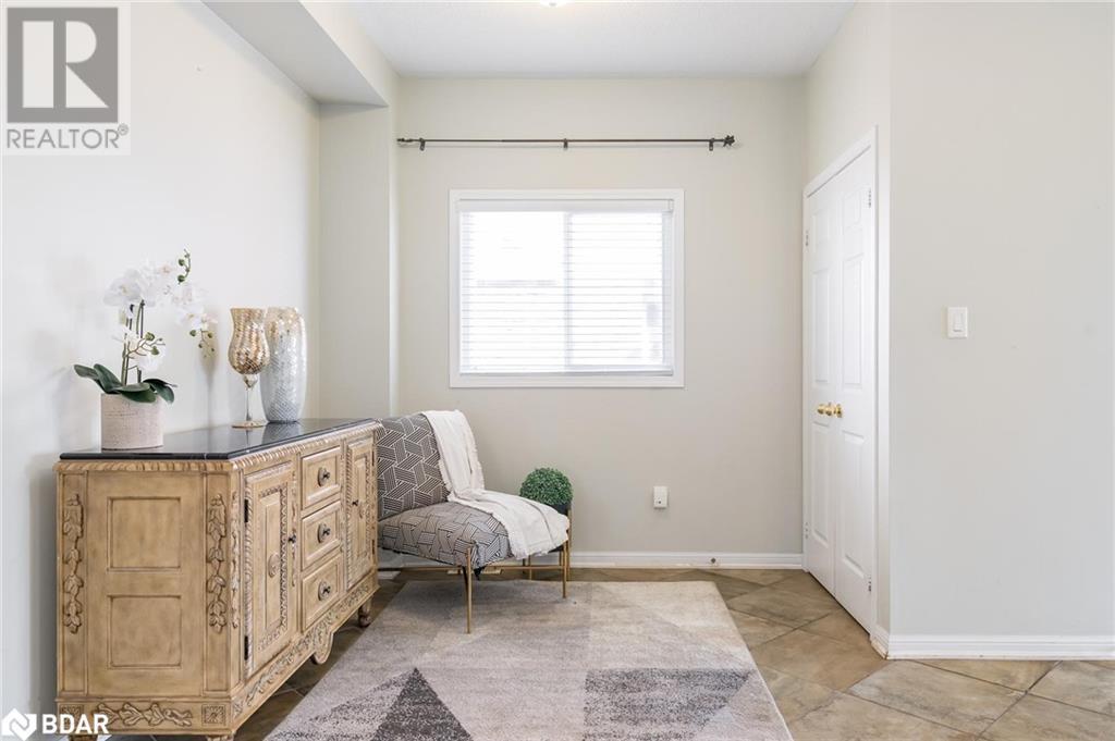 22 Commonwealth Road, Barrie, Ontario  L4M 0E1 - Photo 4 - 40685214