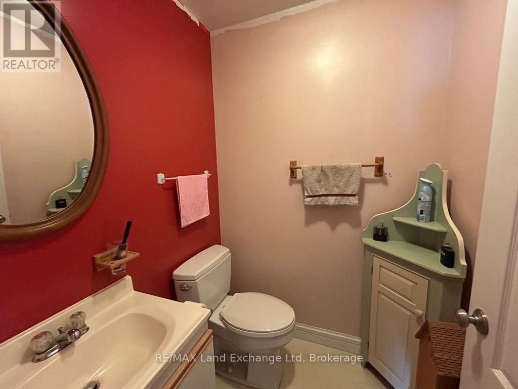 47 Whitechurch Street, Huron-Kinloss, Ontario  N0G 2W0 - Photo 16 - X11898722