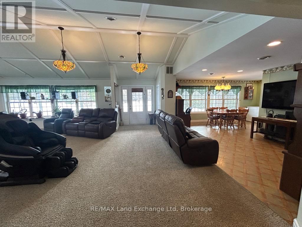 47 Whitechurch Street, Huron-Kinloss, Ontario  N0G 2W0 - Photo 4 - X11898722