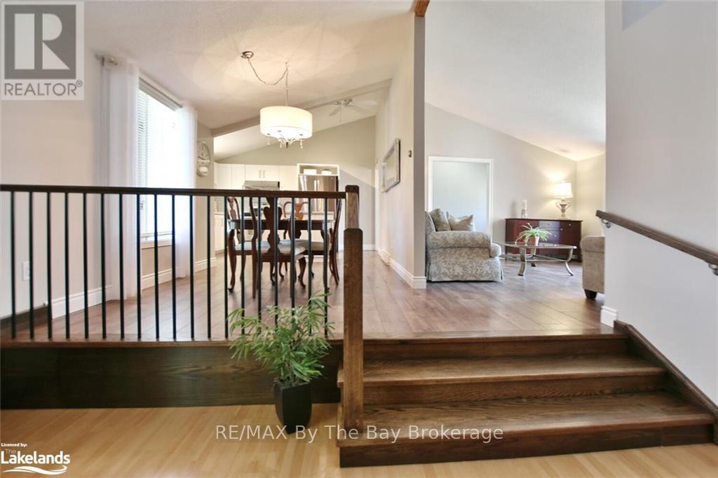 39 Trillium Court, Wasaga Beach, Ontario  L9Z 1R5 - Photo 4 - S10439286