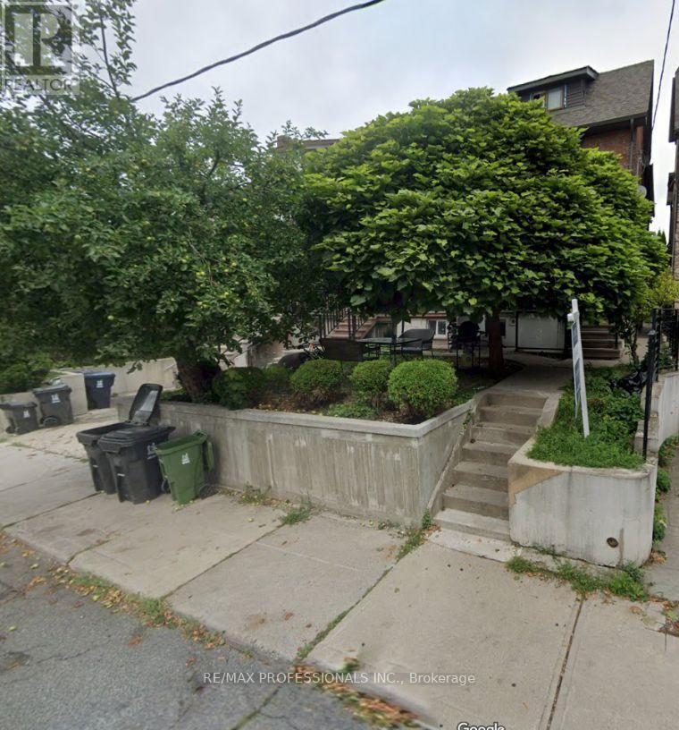 176 Rosemount Avenue, Toronto, Ontario  M6H 2M9 - Photo 2 - W11898719