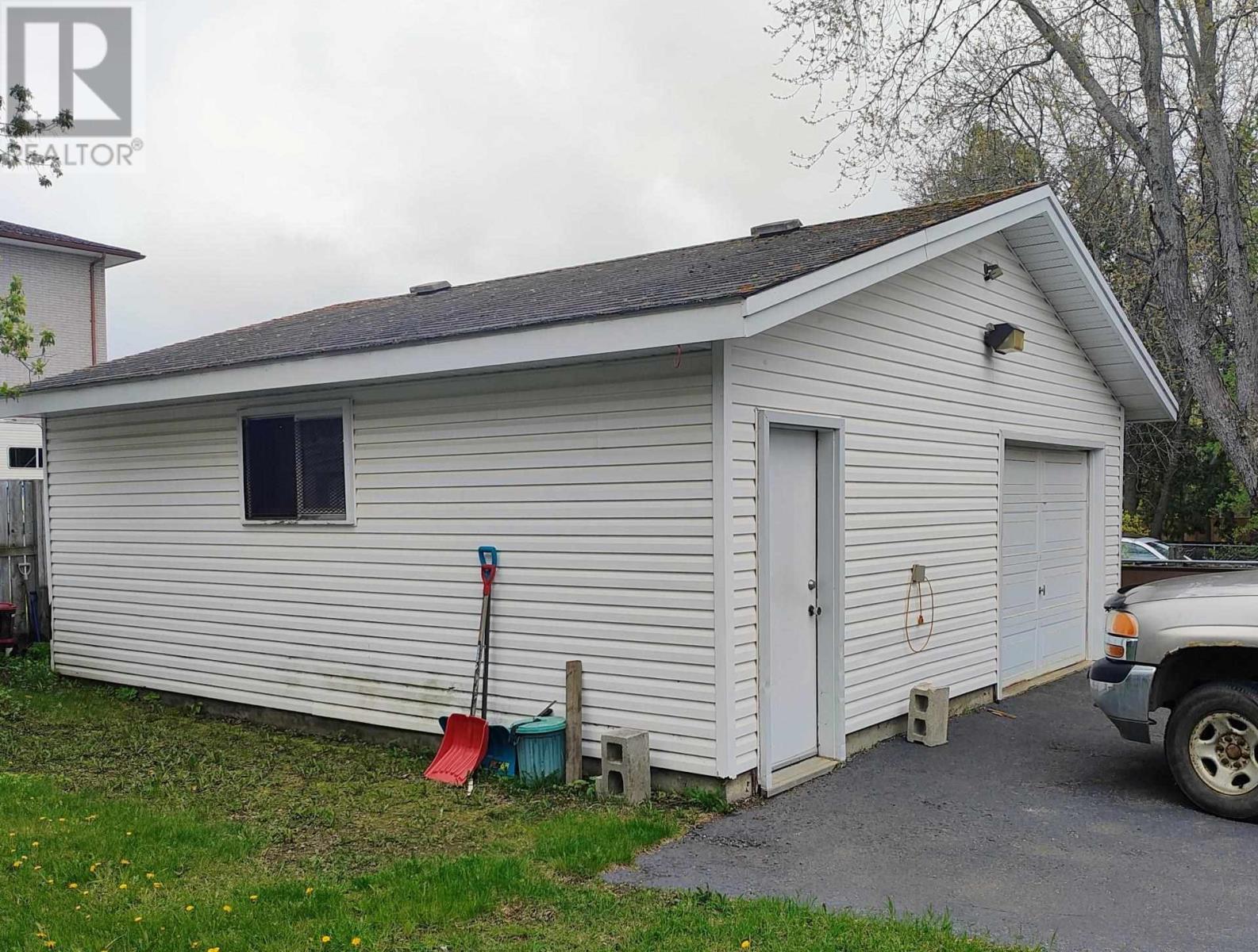 106 Shuniah St, Thunder Bay, Ontario  P7A 2Z1 - Photo 4 - TB241398