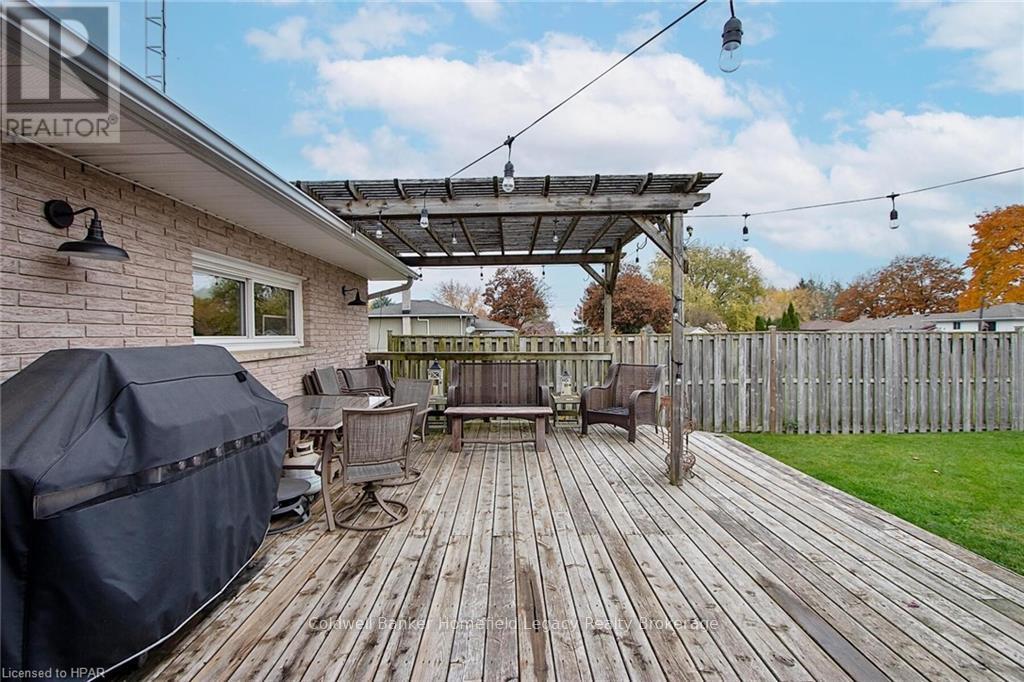 7 King Crescent, East Zorra-Tavistock, Ontario  N0J 1L0 - Photo 27 - X11898513