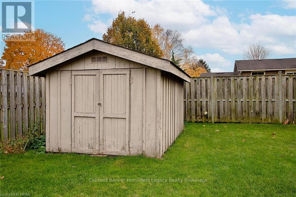 7 King Crescent, East Zorra-Tavistock, Ontario  N0J 1L0 - Photo 33 - X11898513