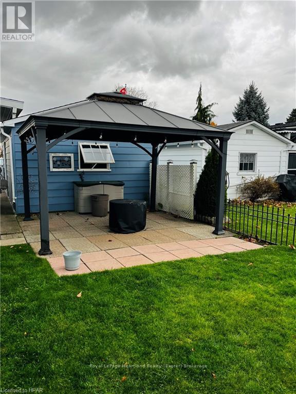 27 Stewart St, Strathroy-Caradoc, Ontario  N7G 1A1 - Photo 22 - X11898525