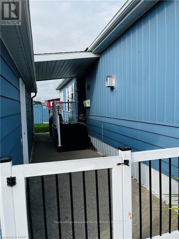 27 Stewart St, Strathroy-Caradoc, Ontario  N7G 1A1 - Photo 3 - X11898525