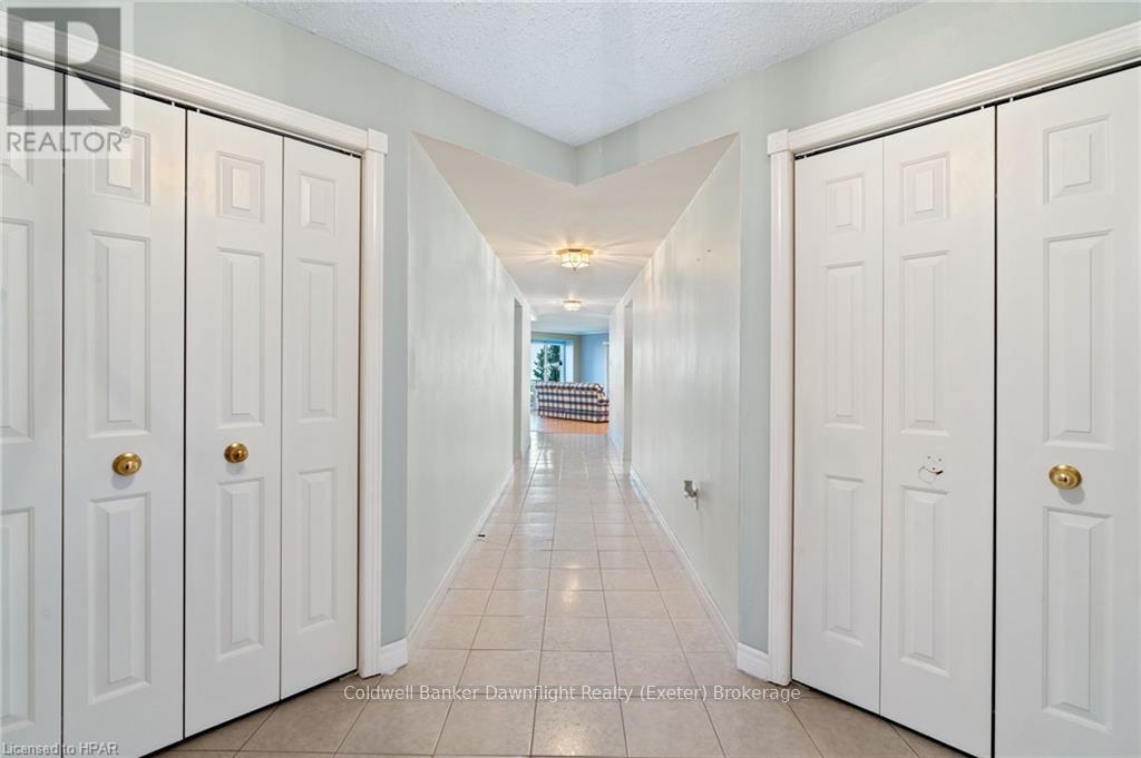 101 - 9 Pine Street, Lambton Shores, Ontario  N0M 1T0 - Photo 10 - X11898527