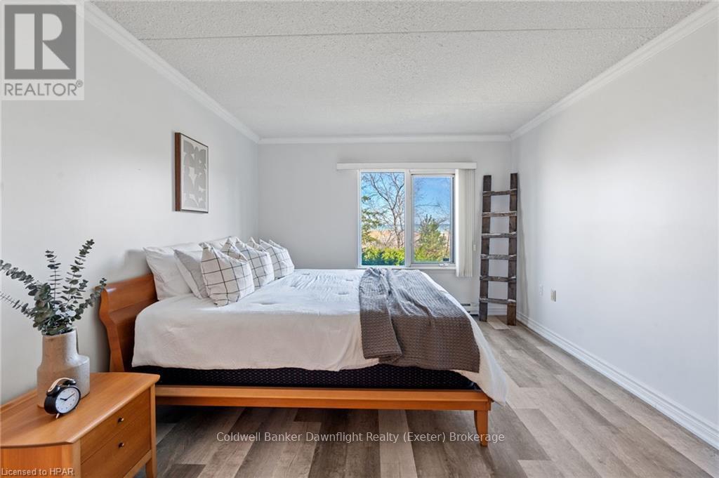 101 - 9 Pine Street, Lambton Shores, Ontario  N0M 1T0 - Photo 16 - X11898527