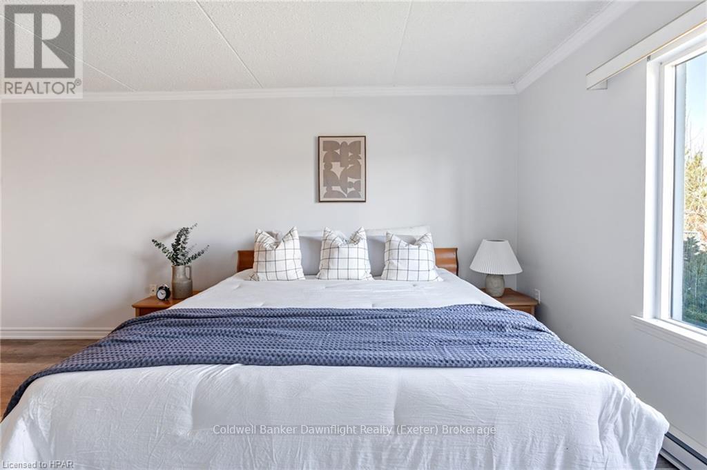 101 - 9 Pine Street, Lambton Shores, Ontario  N0M 1T0 - Photo 17 - X11898527