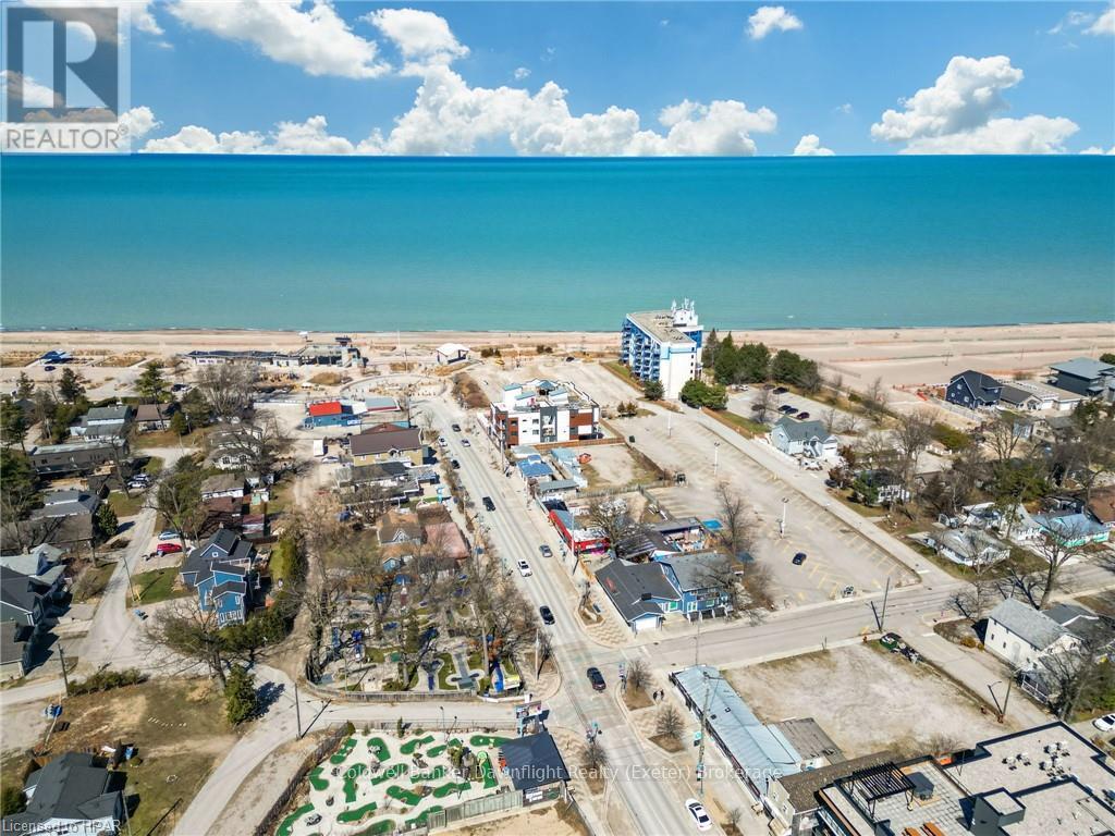 101 - 9 Pine Street, Lambton Shores, Ontario  N0M 1T0 - Photo 3 - X11898527