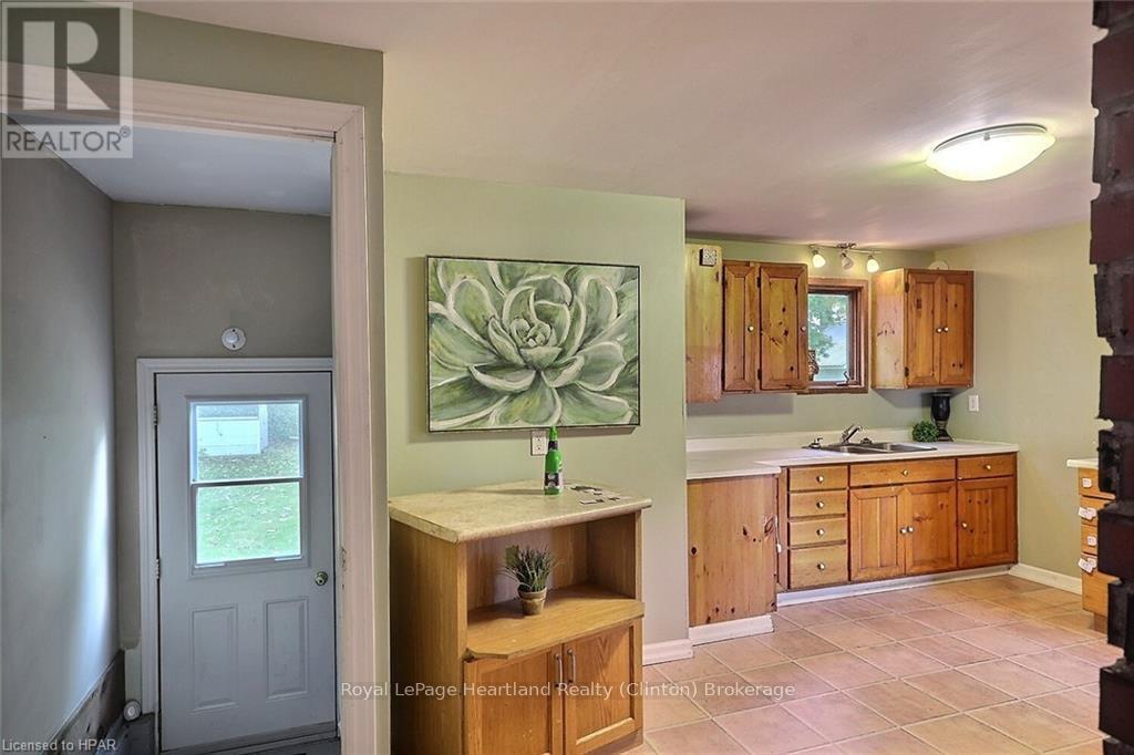 122 Huron Street, Central Huron, Ontario  N0M 1L0 - Photo 13 - X11898552