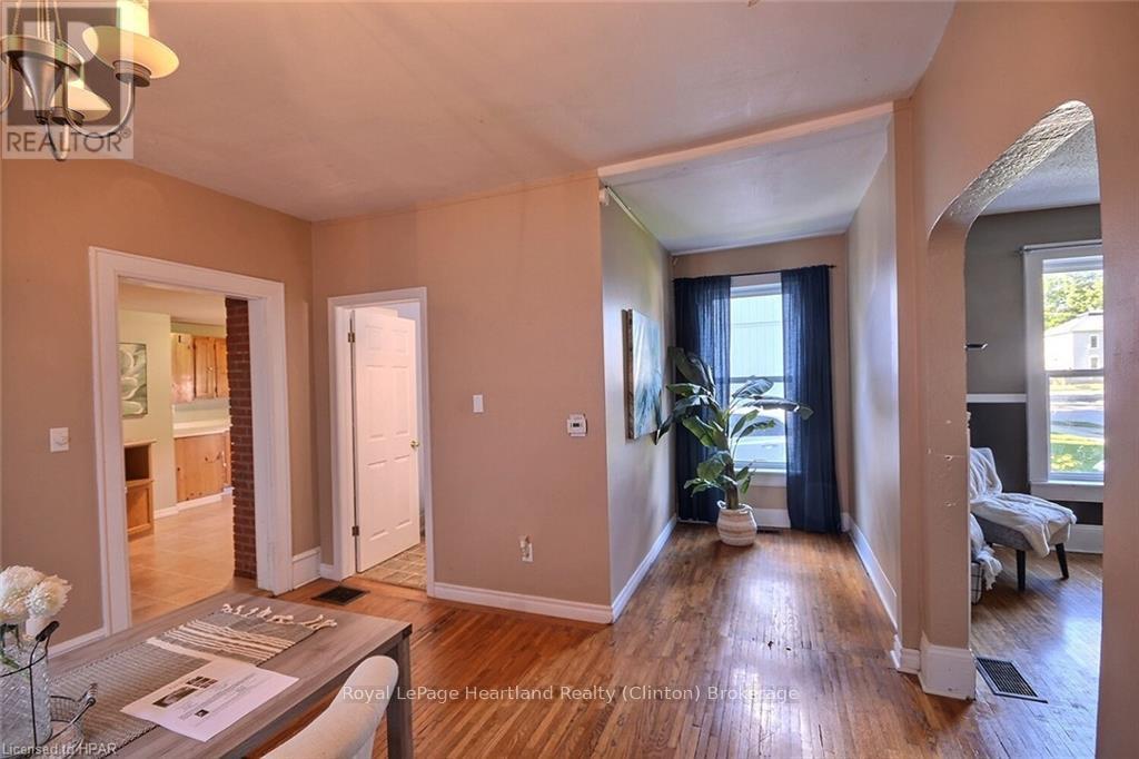 122 Huron Street, Central Huron, Ontario  N0M 1L0 - Photo 5 - X11898552