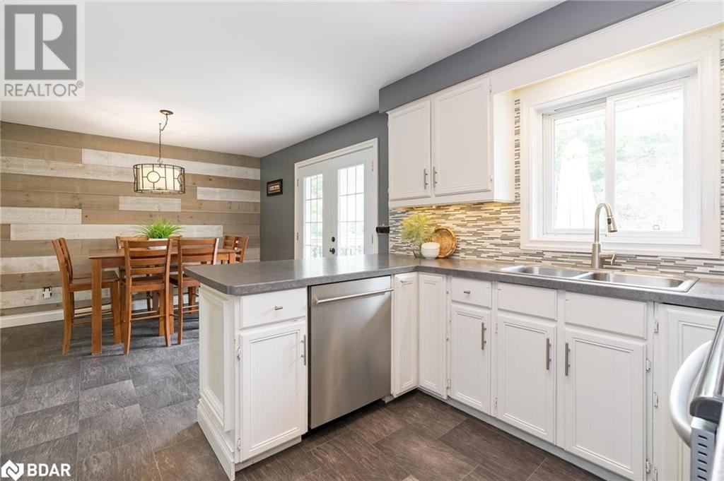 220 Moonstone Road E, Moonstone, Ontario  L0K 1N0 - Photo 5 - 40685495