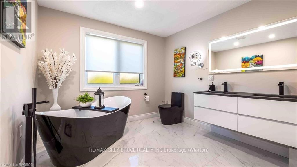 151 Grandore Street W, Georgian Bluffs, Ontario  N0H 2T0 - Photo 32 - X11898820