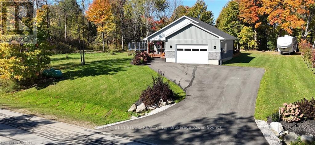 135 Confederation Drive, Chatsworth, Ontario  N0H 1R0 - Photo 1 - X11898829